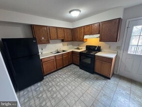 54 Mallard Ct in Charles Town, WV - Foto de edificio - Building Photo