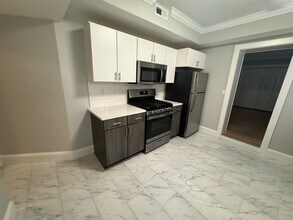 103 Longwood Ave, Unit #A in Brookline, MA - Building Photo - Building Photo