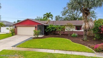 1527 Spruce Rd in Melbourne, FL - Building Photo