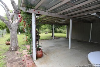 9283 Five Palms Dr, Unit 1 in San Antonio, TX - Foto de edificio - Building Photo