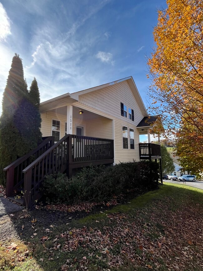 1511 Cypress View Ct in Sevierville, TN - Building Photo - Building Photo