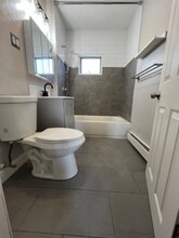 10 Ferry St, Unit 2 in Everett, MA - Building Photo - Building Photo