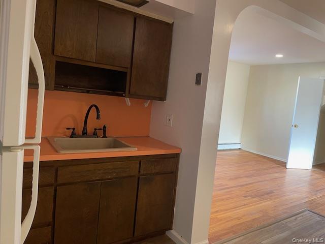 212 5th Ave in West Babylon, NY - Building Photo