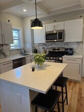 86 Oak St in Waltham, MA - Building Photo - Building Photo