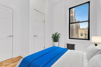 160 Waverly Pl in New York, NY - Building Photo - Building Photo