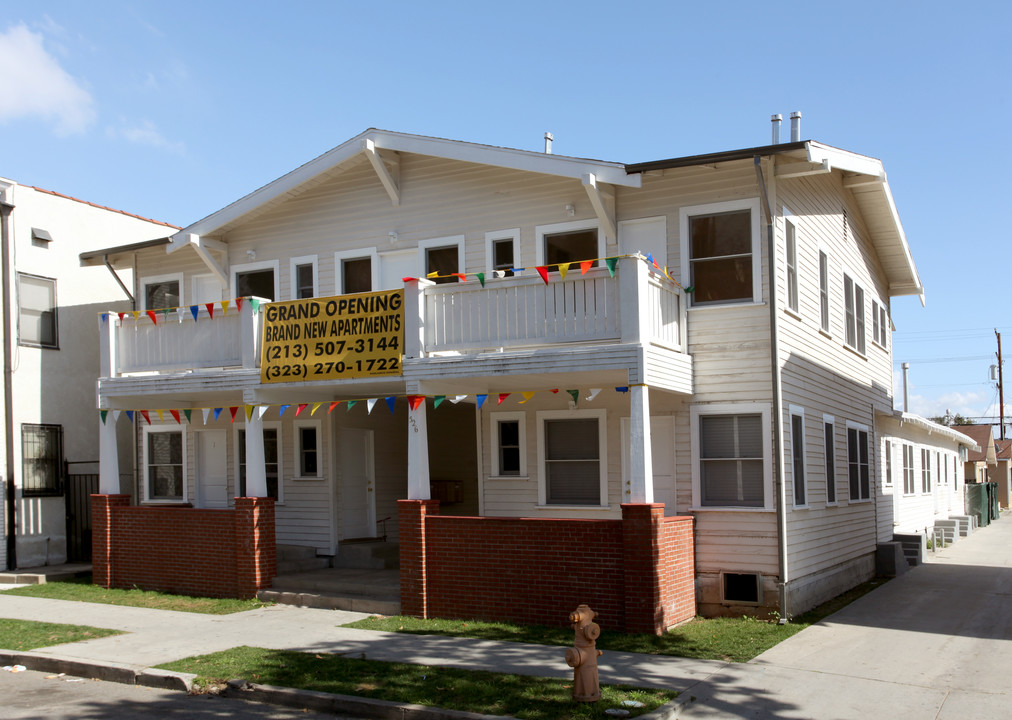 526 Magnolia Ave in Long Beach, CA - Foto de edificio