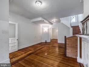 242 Berkley St in Philadelphia, PA - Building Photo - Building Photo