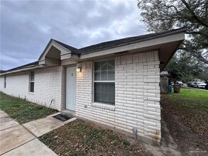 1511 Nassau St, Unit 3 in Edinburg, TX - Foto de edificio - Building Photo