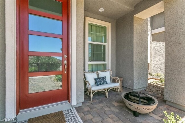 property at 92 Kimberlite Dr