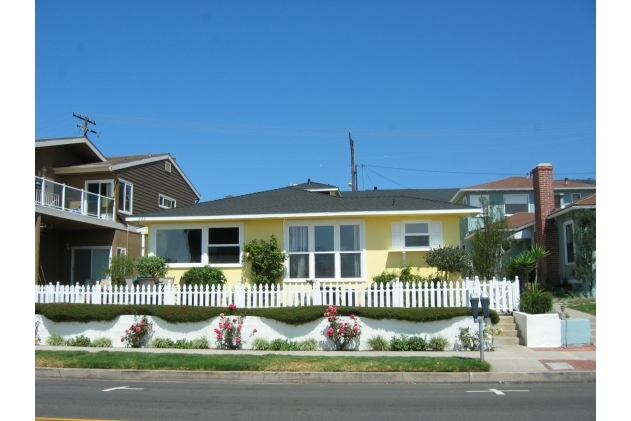 220 Cliff Dr in Laguna Beach, CA - Building Photo - Building Photo