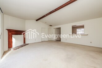 6850 Deer Bluff Dr in Dayton, OH - Building Photo - Building Photo