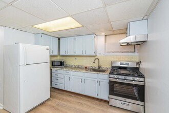 7530 N Oakley Ave in Chicago, IL - Building Photo - Building Photo