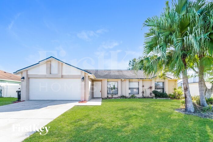 708 Dromedary Dr in Kissimmee, FL - Foto de edificio