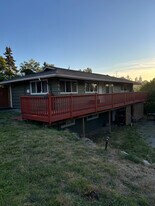 2405 SW 106th St in Seattle, WA - Building Photo