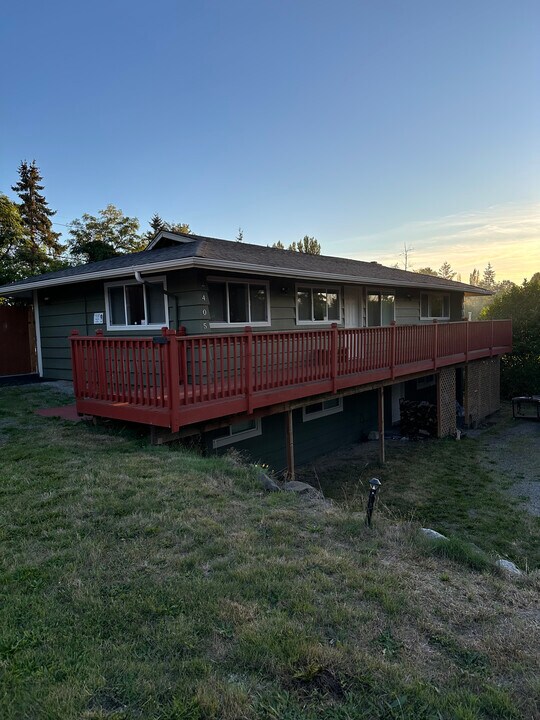 2405 SW 106th St in Seattle, WA - Building Photo