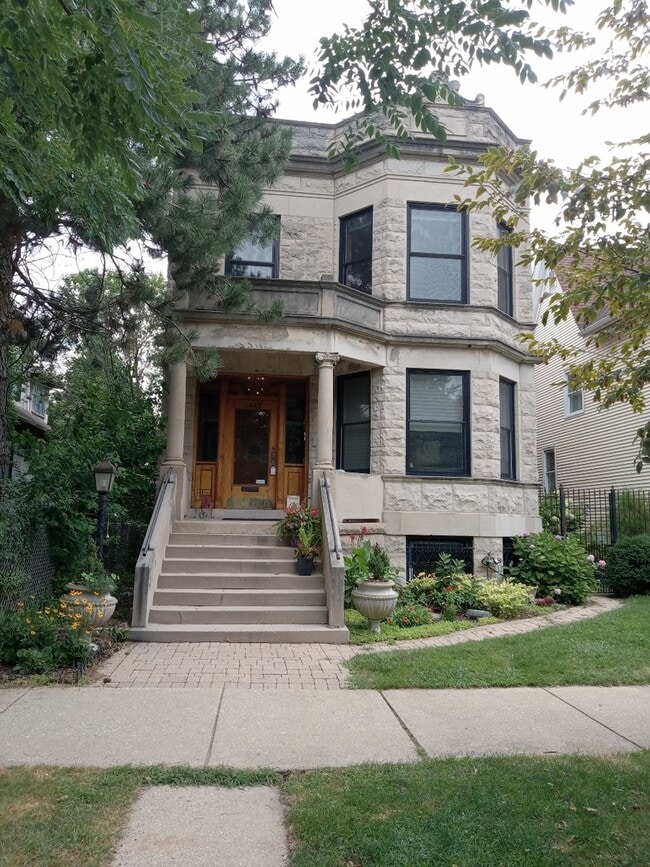 property at 3445 N Bosworth Ave