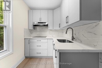 254 Bruce St in Oshawa, ON - Building Photo - Building Photo
