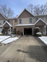 11 Palmetto Drive in Morgantown, WV - Building Photo