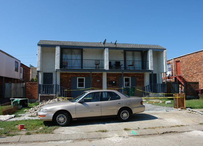 3533 Martinique Ave in Kenner, LA - Foto de edificio - Building Photo