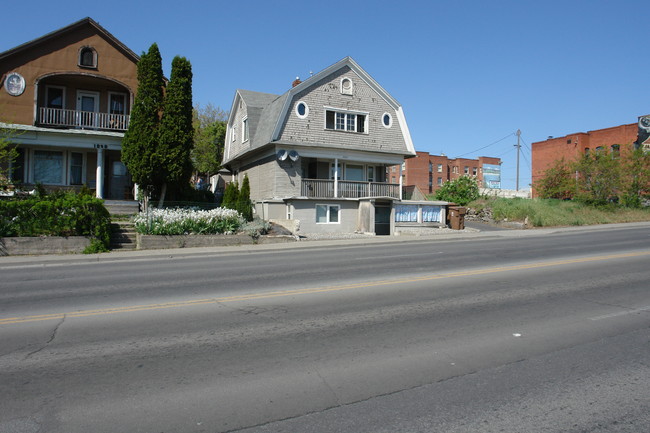 1024 W Boone Ave in Spokane, WA - Building Photo - Building Photo