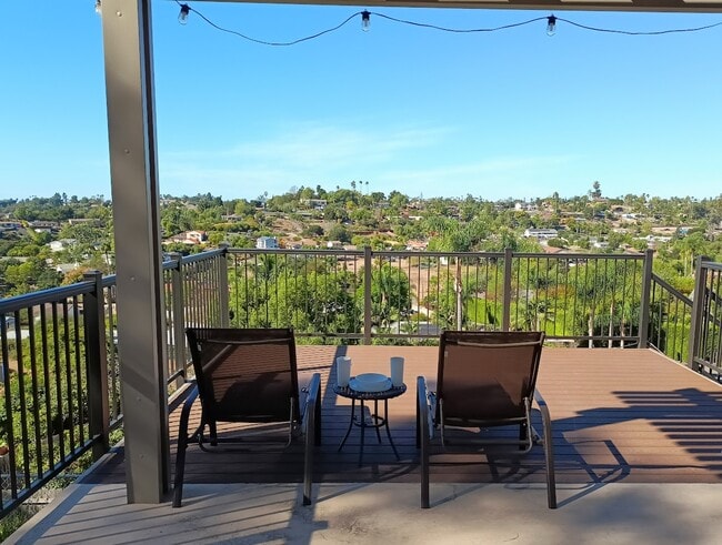 property at 1620 1/2 York Dr