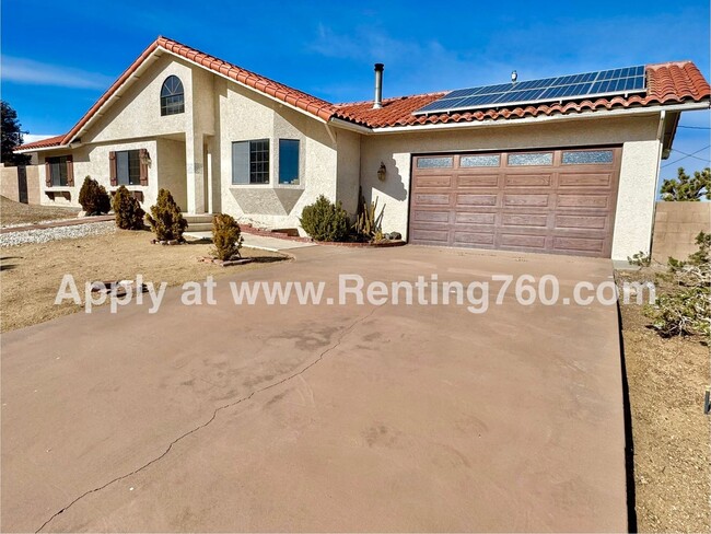 55710 Free Gold Dr in Yucca Valley, CA - Building Photo - Building Photo