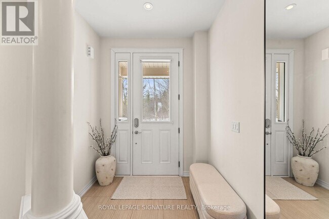 3453 Fourth Line in Oakville, ON - Building Photo - Building Photo