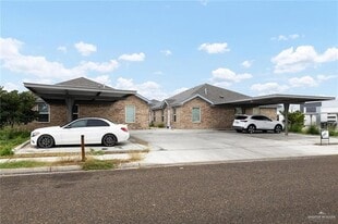 826 S Missouri St, Unit B in Alton, TX - Building Photo
