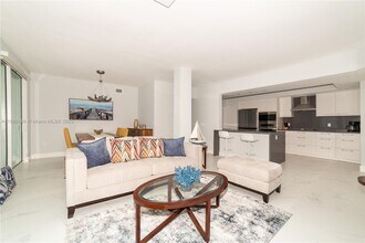 17145 N Bay Rd in Sunny Isles Beach, FL - Building Photo - Building Photo