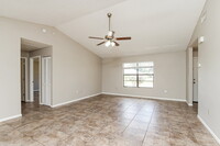 411 Vin Rose Cir SE in Palm Bay, FL - Foto de edificio - Building Photo