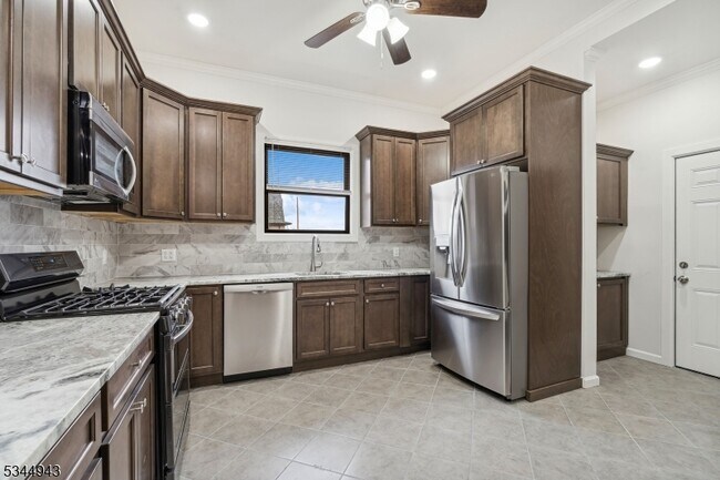 346 Arlington Ave in Jersey City, NJ - Building Photo - Building Photo