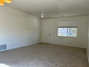 3723 Oasis Springs Rd NE in Rio Rancho, NM - Foto de edificio - Building Photo