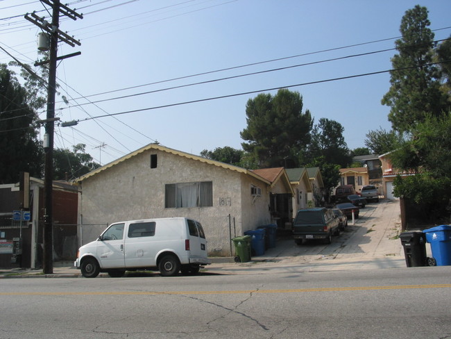 1817 Echo Park Ave in Los Angeles, CA - Building Photo - Building Photo