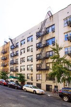 418 E 77th St in New York, NY - Building Photo - Building Photo