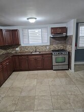 136 Winfield Ave in Jersey City, NJ - Building Photo - Building Photo