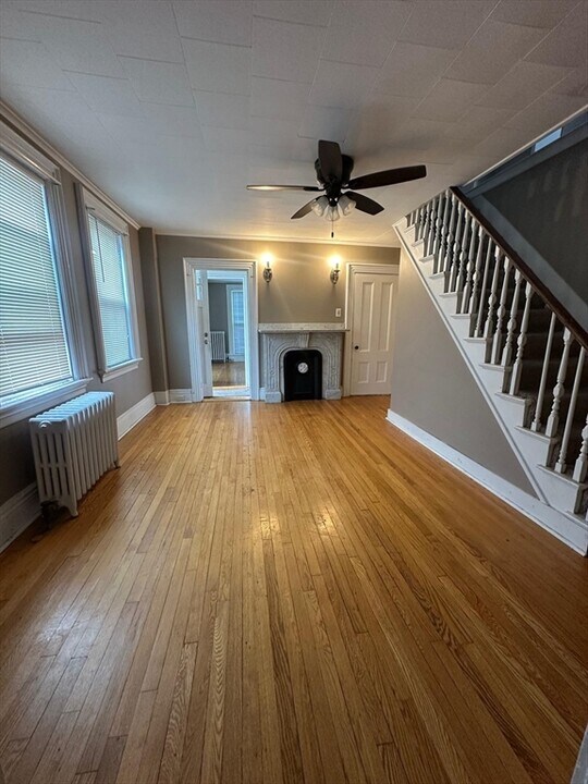 42 S Main St in Uxbridge, MA - Building Photo
