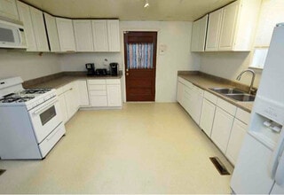 424 W Chickasaw St in Tahlequah, OK - Foto de edificio - Building Photo