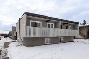 1820 39 St SE in Calgary, AB - Building Photo