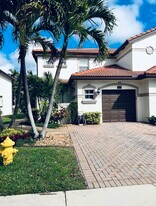 9715 Darlington Pl in Cooper City, FL - Building Photo