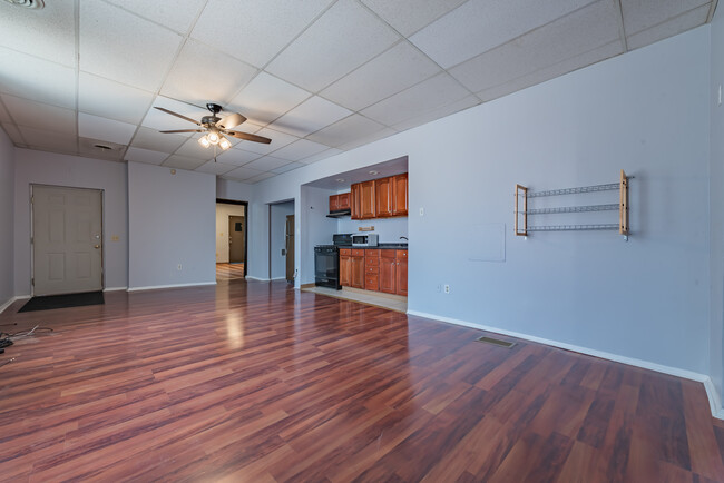 104 N Graham St, Unit FL1 in Pittsburgh, PA - Building Photo - Building Photo