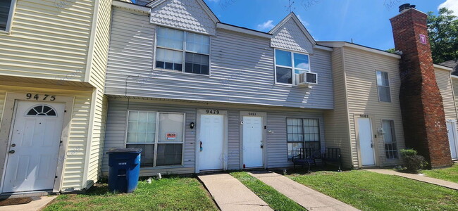 9479 Olde Towne Row in Dallas, TX - Building Photo - Building Photo
