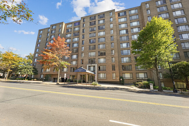 Ellicott House in Washington, DC - Foto de edificio - Building Photo