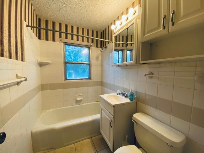 3901 S Youngs Blvd in Oklahoma City, OK - Building Photo - Building Photo