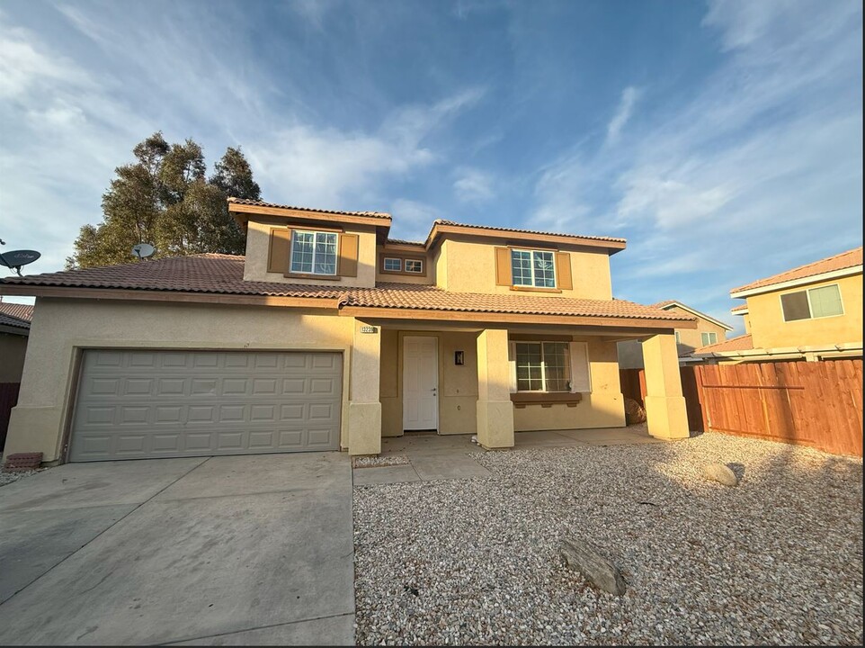 13239 Cabazon Way in Victorville, CA - Building Photo