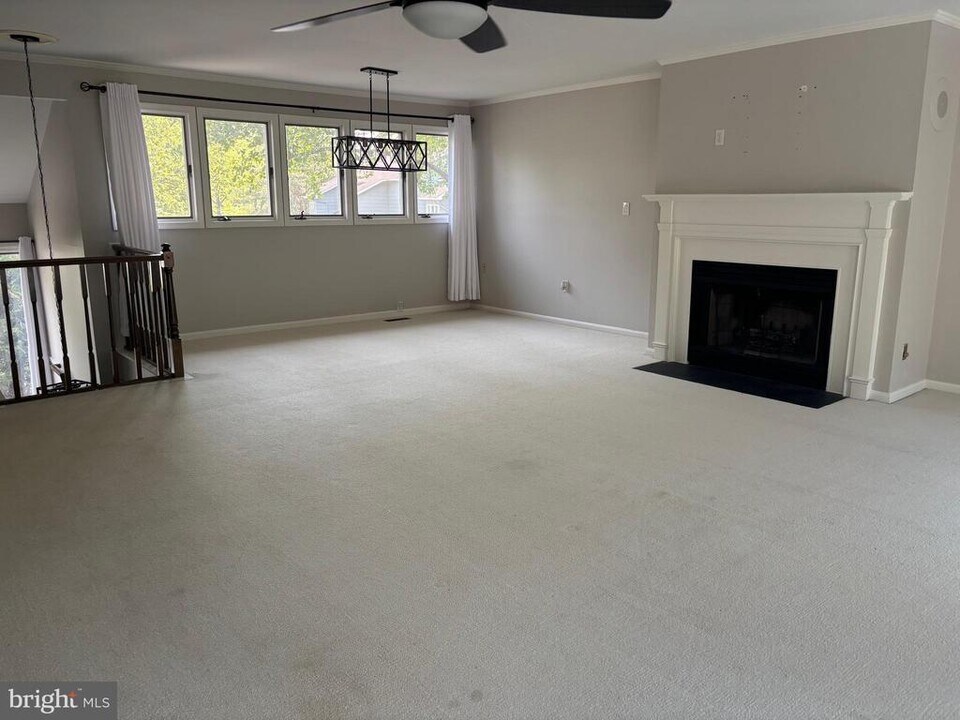 24700 Deepwater Point Dr in Saint Michaels, MD - Building Photo