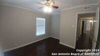 223 Brettonwood Dr in San Antonio, TX - Building Photo - Building Photo