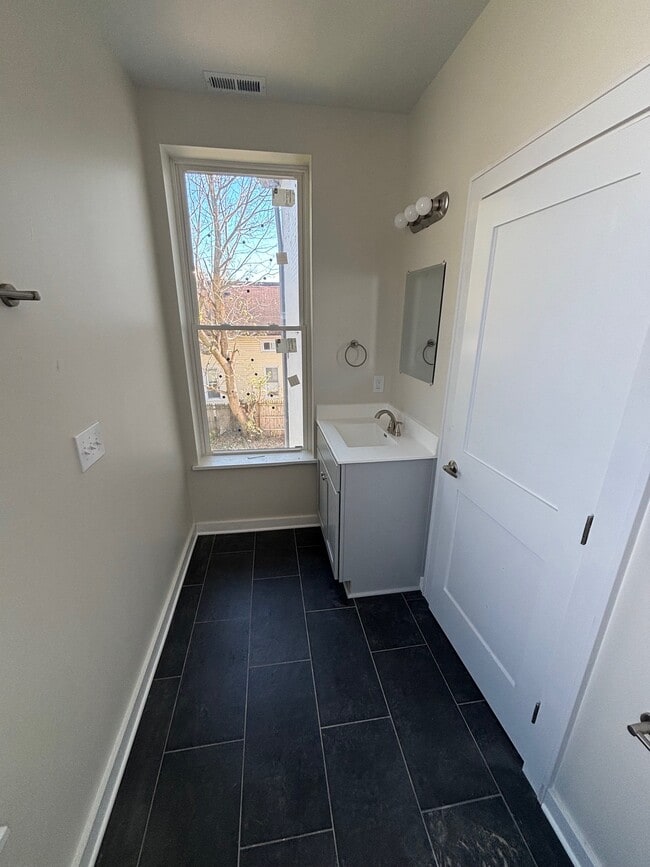 4124 Kirby Ave in Cincinnati, OH - Building Photo - Building Photo