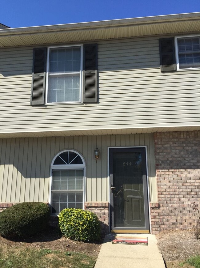 property at 730 E Sherwood Hills Dr