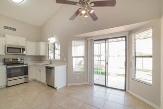 677 W Shawnee Dr in Chandler, AZ - Building Photo - Building Photo
