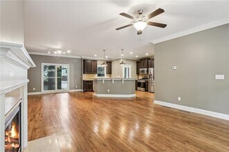 737 St Charles Ave NE in Atlanta, GA - Building Photo - Building Photo